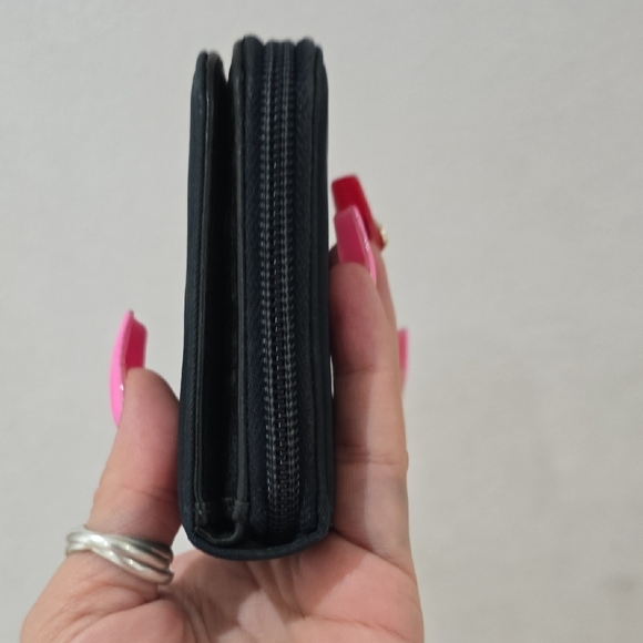 Prada Black Compact Wallet - Picture 4 of 14